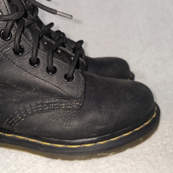 Dr. Martens Boots Size 6. - Picture 5 of 14